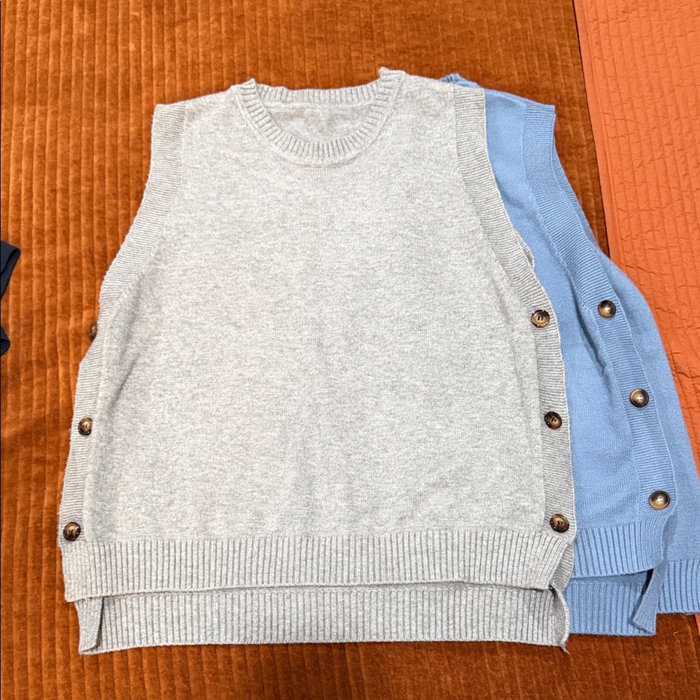 Sleeveless Blue Knit Top